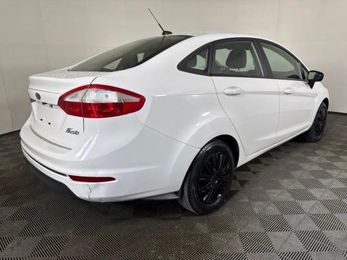 OXFORD WHITE 2019 Ford Fiesta S