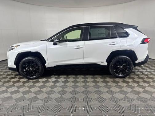 2025 Toyota RAV4 XSE