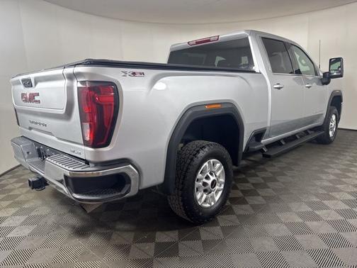 Quicksilver Metallic 2023 GMC Sierra 1500 SLE