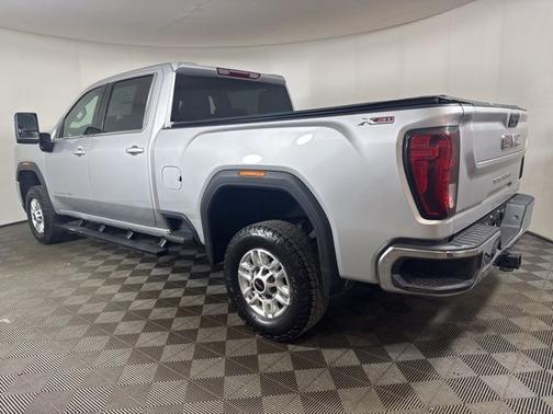 Quicksilver Metallic 2023 GMC Sierra 1500 SLE