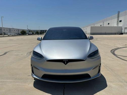 Lunar Silver 2024 Tesla Model X Long Range