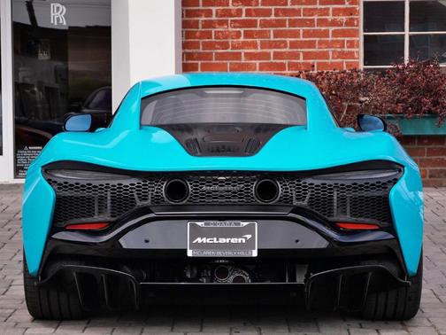 Cyan 2023 McLaren Artura TechLux