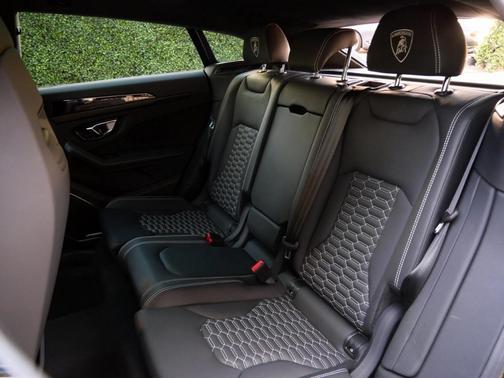 2023 Lamborghini Urus S