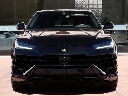 2023 Lamborghini Urus S