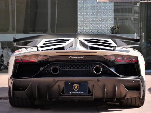 2019 Lamborghini Aventador SVJ 