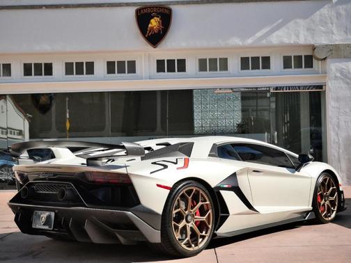 2019 Lamborghini Aventador SVJ 