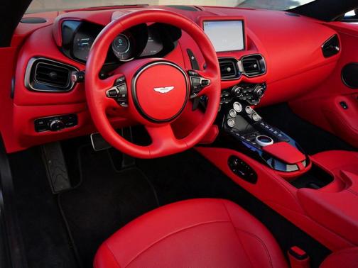 2021 Aston Martin Vantage Base