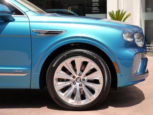 2024 Bentley Bentayga Azure