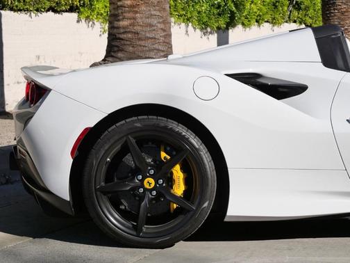 2022 Ferrari F8 Spider Base