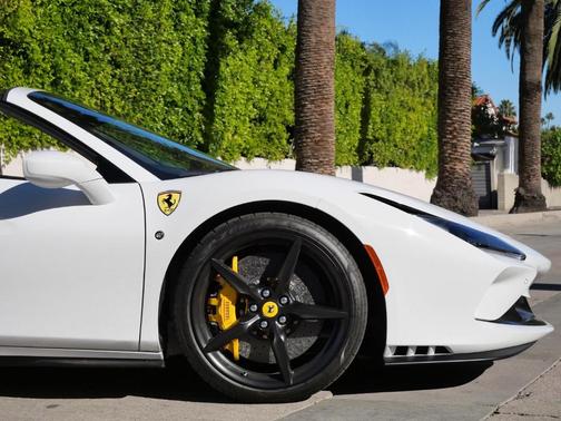 2022 Ferrari F8 Spider Base