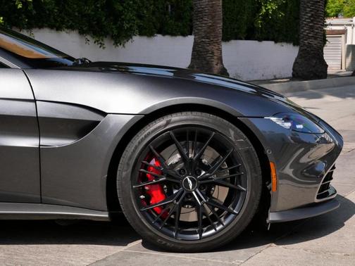 2021 Aston Martin Vantage