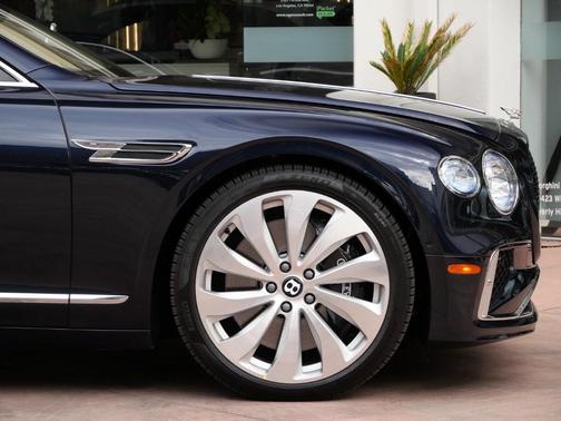 2026 Bentley Flying Spur 