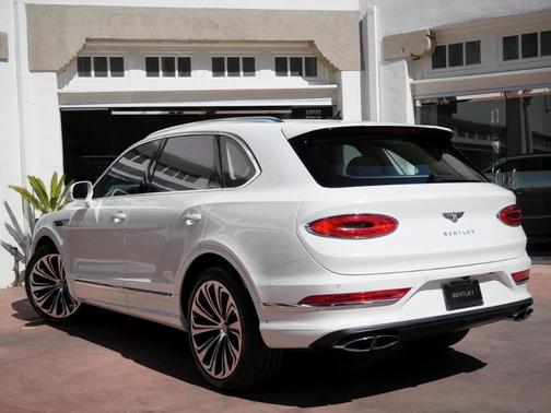 2022 Bentley Bentayga V8