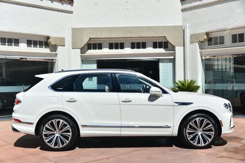 2022 Bentley Bentayga V8