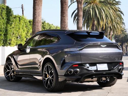 2025 Aston Martin DBX 707