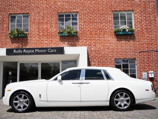2014 Rolls-Royce Phantom Base