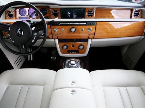 2014 Rolls-Royce Phantom Base