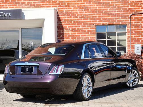 Belladonna Purple 2026 Rolls-Royce Ghost