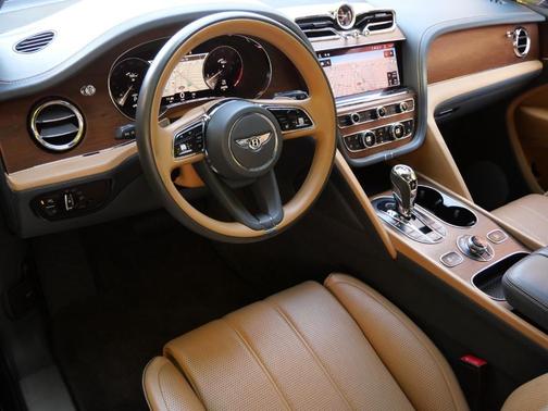 2023 Bentley Bentayga V8