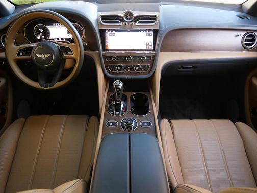 2023 Bentley Bentayga V8