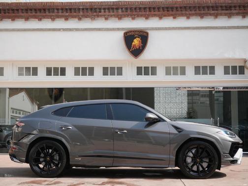 2024 Lamborghini Urus S