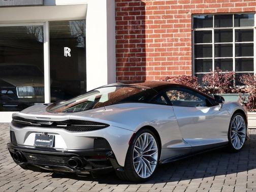 2023 McLaren GT Base