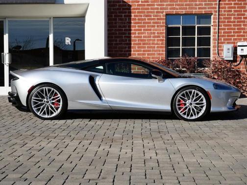 2023 McLaren GT Base