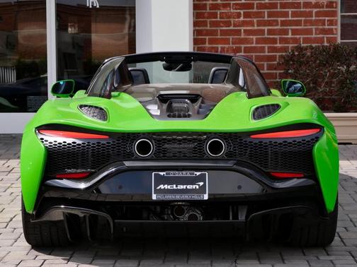 2025 McLaren Artura TechLux