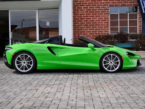 2025 McLaren Artura TechLux