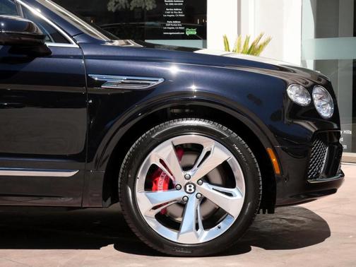 2025 Bentley Bentayga V8