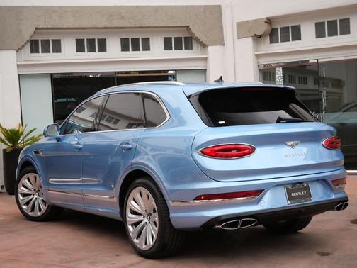 Silver Lake 2026 Bentley Bentayga Azure