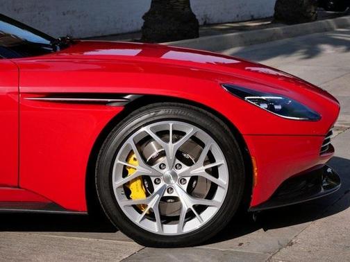 2019 Aston Martin DB11 Volante
