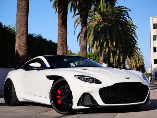 2023 Aston Martin DBS