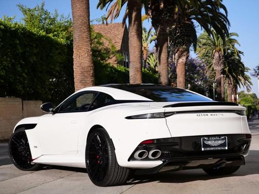 2023 Aston Martin DBS