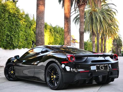 2016 Ferrari 488 GTB 