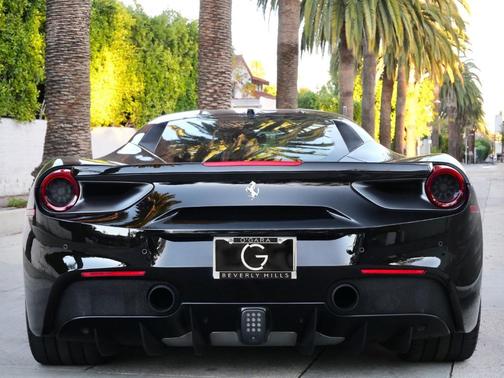 2016 Ferrari 488 GTB 