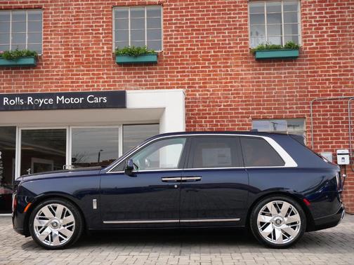 Midnight Sapphire 2026 Rolls-Royce Cullinan