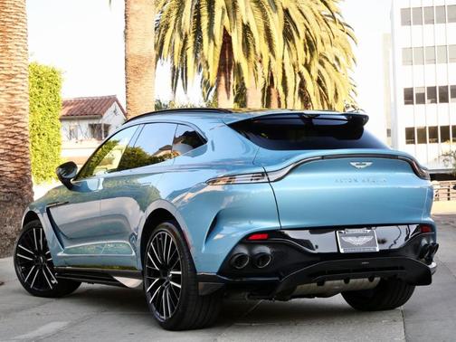 2025 Aston Martin DBX 707