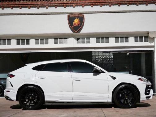 2022 Lamborghini Urus