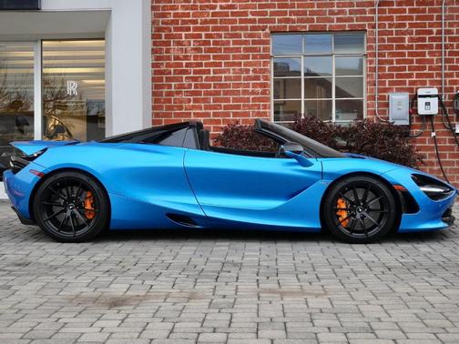 2022 McLaren 720S Performance