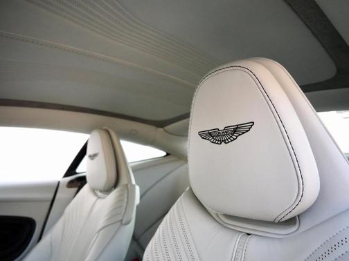 2022 Aston Martin DB11 V8