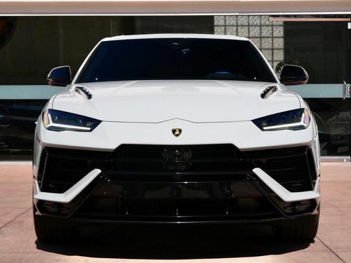 2024 Lamborghini Urus S
