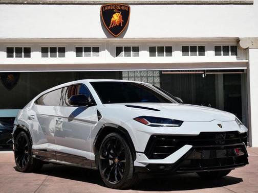 2024 Lamborghini Urus S