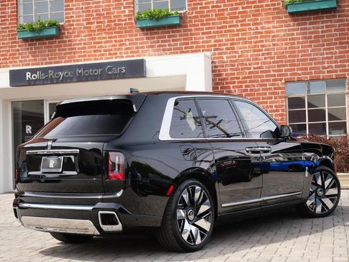 Black Diamond 2026 Rolls-Royce Cullinan