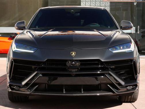 2024 Lamborghini Urus Performante