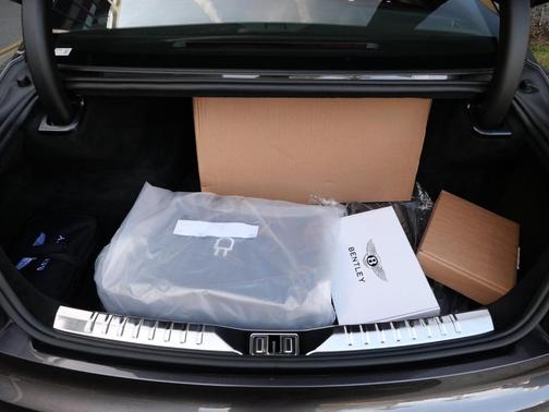 2024 Bentley Flying Spur Hybrid Azure