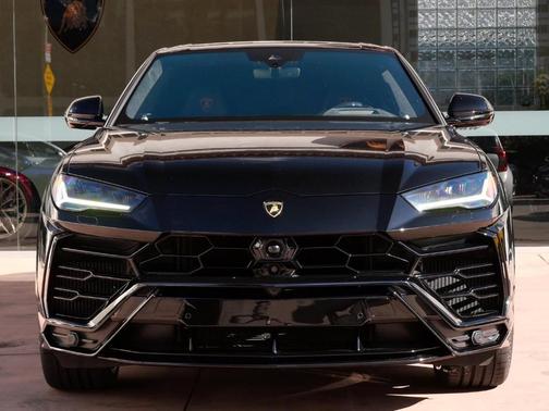 2022 Lamborghini Urus 