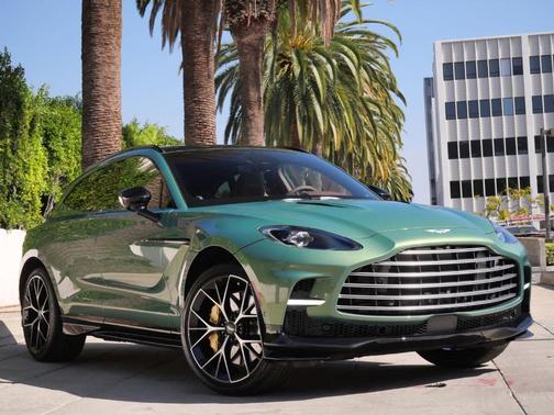 2025 Aston Martin DBX 707