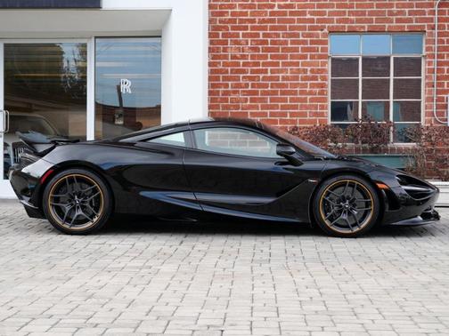 2025 McLaren 750S 