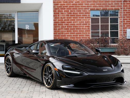 2025 McLaren 750S 